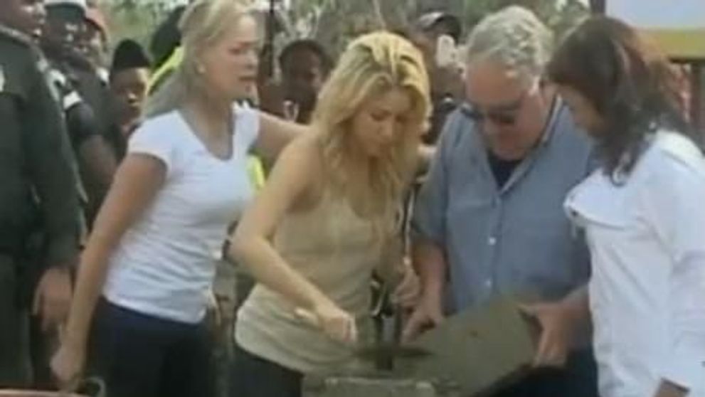 Shakira construieste o scoala pentru copiii saraci din Columbia