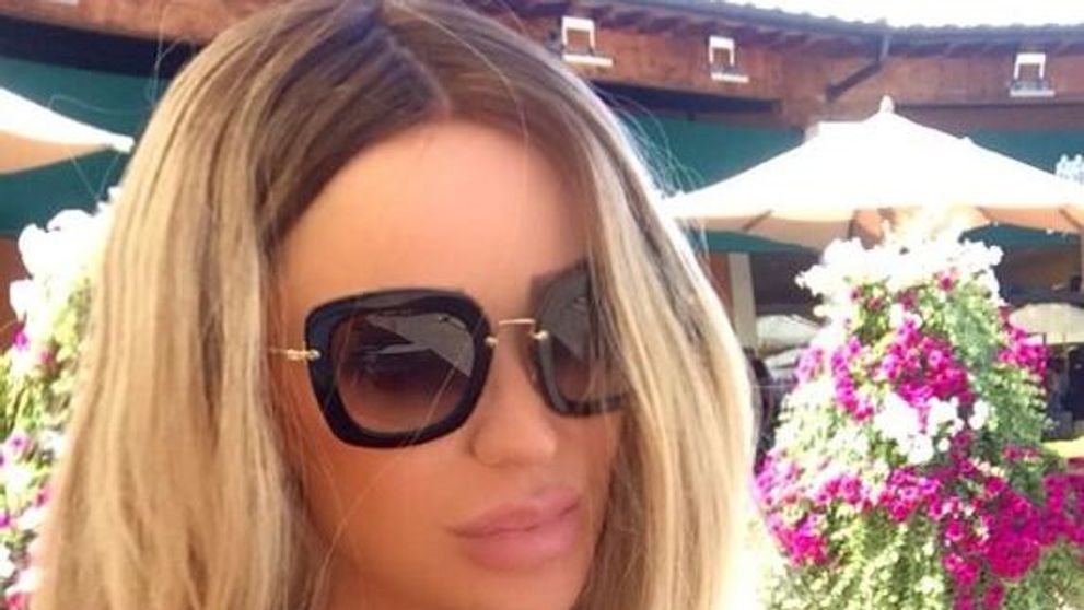 Bianca Dragusanu, cu bustul la vedere pe Facebook. Tinuta care a lasat imaginatia domnilor fara limite