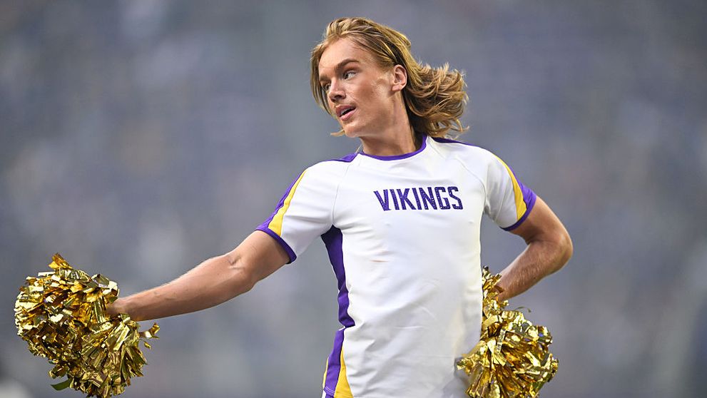 Scandal în NFL, după ce echipa Vikings a inclus în echipa de majorete și doi bărbați gay. ”Atâta timp cât nu pretind că sunt fete...”