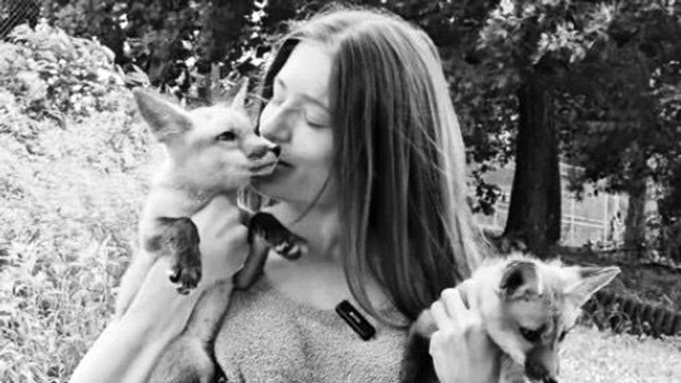 O celebră vedetă YouTube s-a sinucis! Motivul sfâșietor pentru care a recurs la acest gest: „Nu mai putea continua”. Fiica ei este distrusă de durere: „Are inima frântă”
