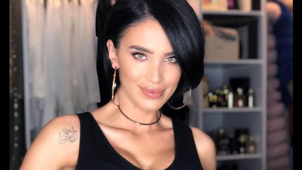 Adelina le răspunde celor care o critică pentru miile de euro pe care îi dă pe haine: „Muncesc pentru banii mei!