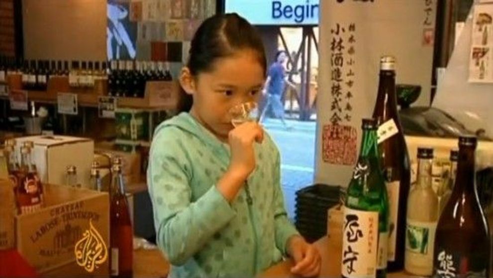 O fetita de 10 ani - Cel mai tanar expert in sake din lume! Afla-i povestea!