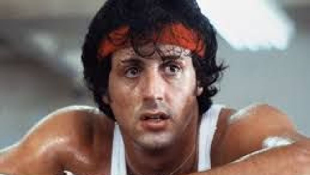 Ii face concurenta lui Stallone. Cat de simpatic e micutul care se 