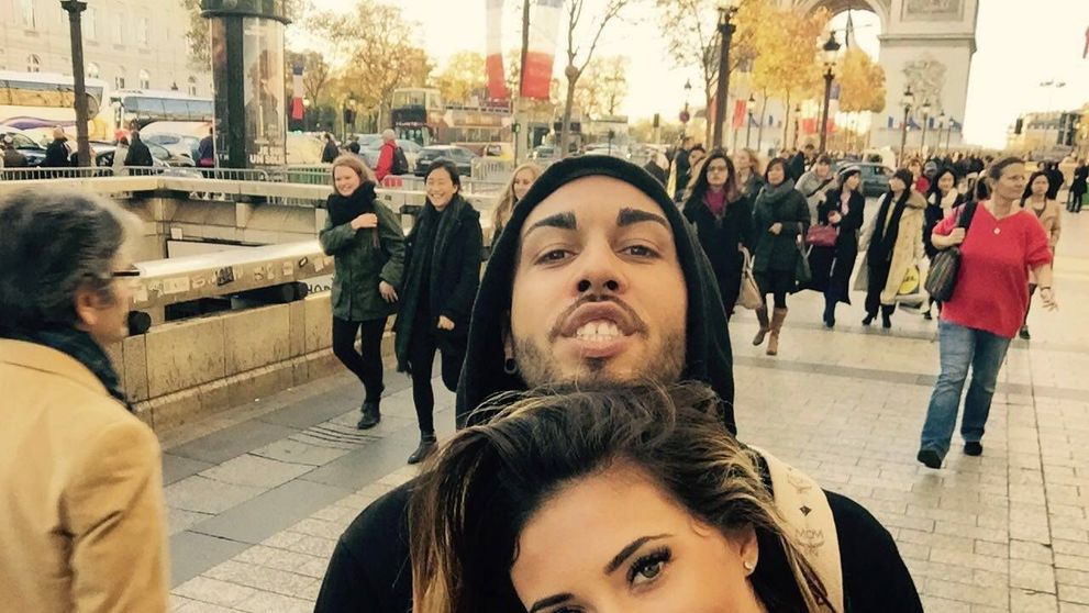 Antonia si Alex Velea s-au fotografiat in intimitatea dormitorului. Ipostaza in care au aparut, o reala surpriza pentru fani 