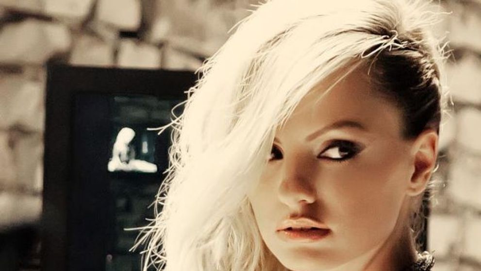 Alexandra Stan, data la o parte de impresar. Se pare ca planuia s-o inlocuiasca cu o moldoveanca