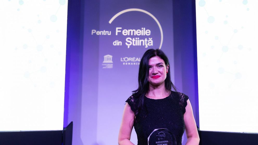 L’Oréal caută femei cercetătoare din România pentru a le finanța activitatea științifică. Cum te poți înscrie