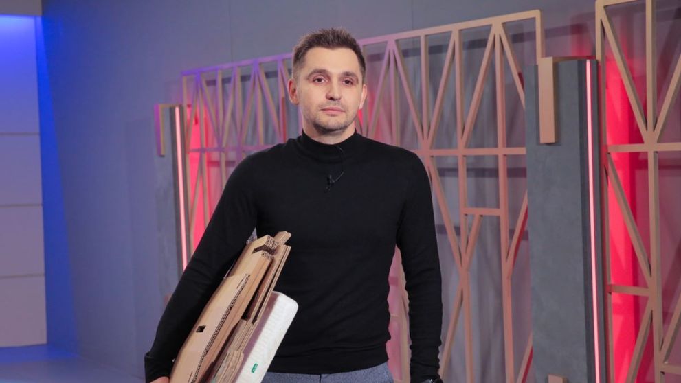 Nevoia l-a împins de la spate. Cum a reușit Nicoale Baciu să lanseze un business cu mobilă din carton