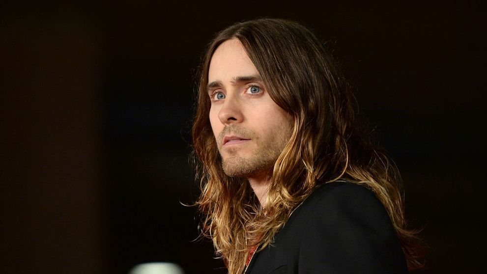 VIDEO: Actorul Jared Leto la un pas să-și incendieze casa