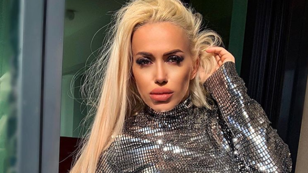Anda Adam, apariții de senzație în niște costume de baie extrem de sexy. Cât de bine arată vedeta