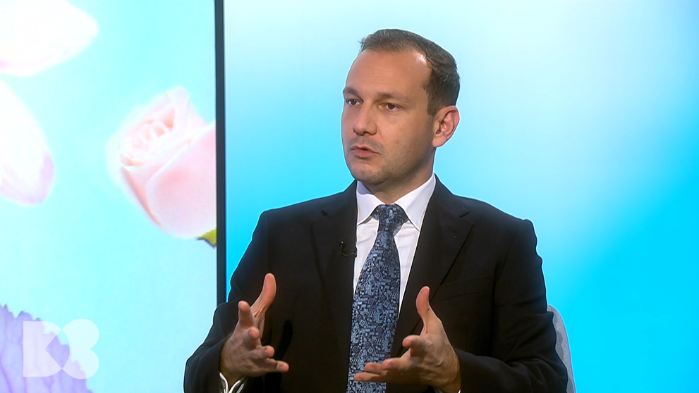 Dr. Radu Țincu: ‘Durerile de cap pot fi semne și ale unor boli grave ale creierului’