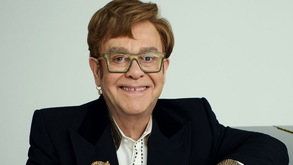 Dezvăluiri dureroase. Elton John e aproape orb: Nu-mi văd băieții, nu văd să citesc. E dureros!