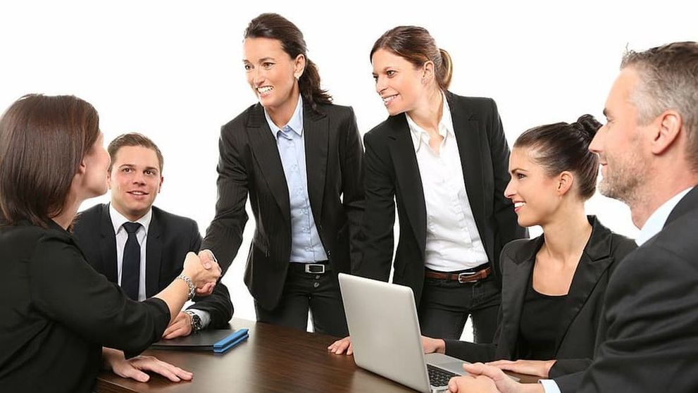 (P) Cum îi ajută un training de comunicare pe angajații tăi să coopereze mai bine?