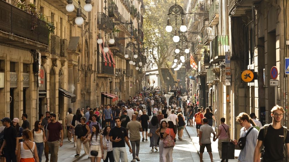 Un bărbat a fost împușcat mortal în centrul Barcelonei, chiar în fața unei secții de poliție. Primele informații