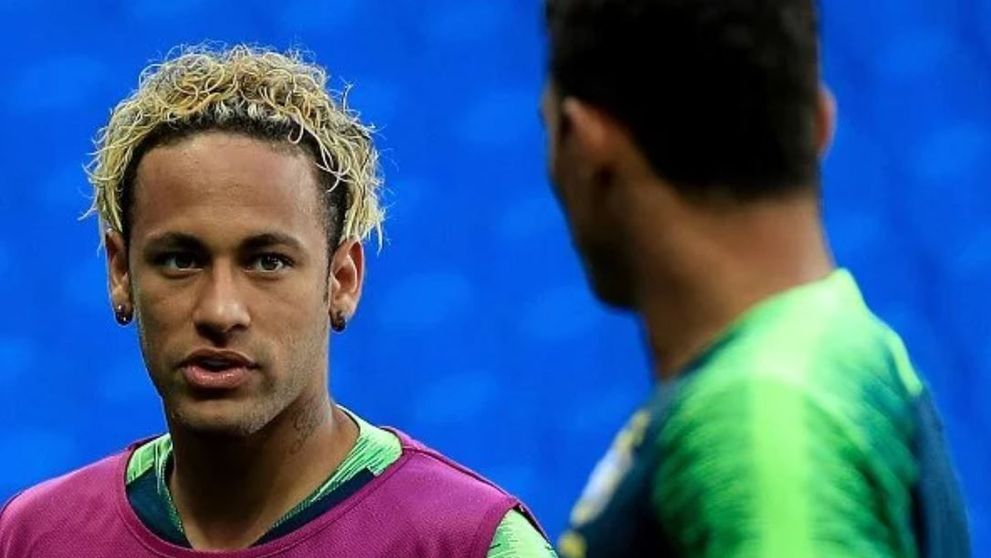 Noul look al lui Neymar, subiect de glume pe internet