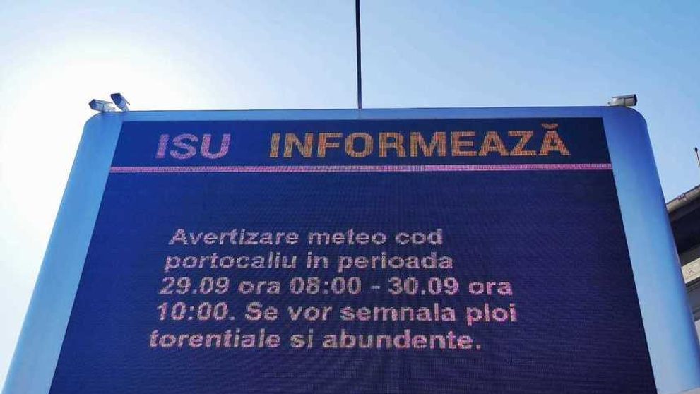Cum ne comportăm în caz de inundații? ISU a transmis mesaje de informare a populaţiei prin panourile electronice stradale - VIDEO