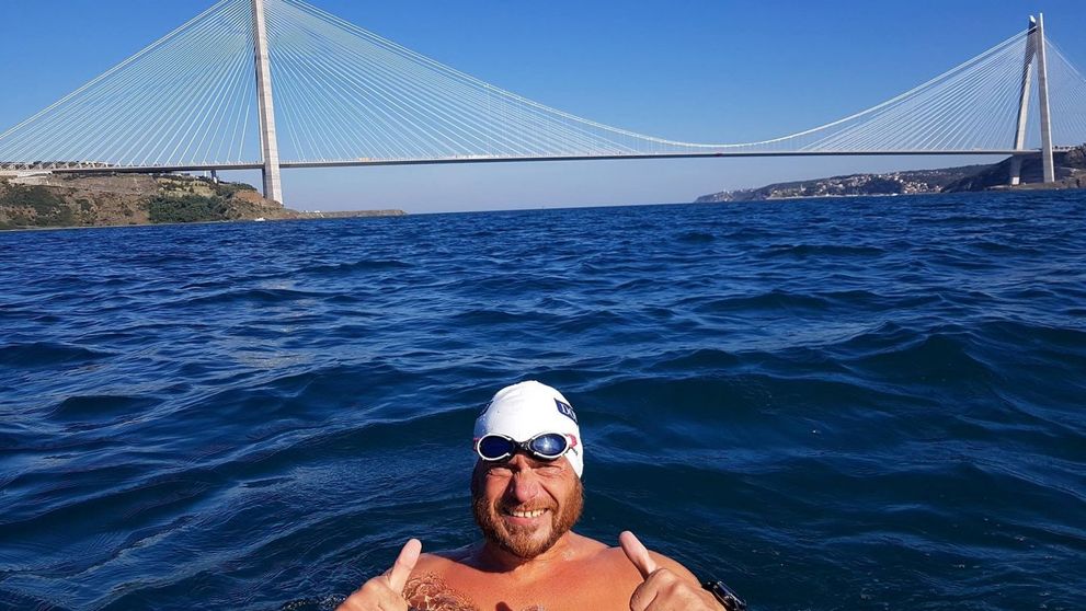 VIDEO Nou record! Avram Iancu a traversat Marea Neagră înot