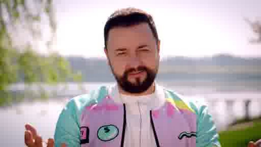 Top 10 invitați La Măruță - Happy Hour, în 18 ani de emisiuni! Al Bano, Fran Drescher, Pamela Anderson, printre vedetele care au ajuns pe celebra canapea