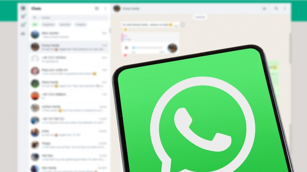 Atenție mare, utilizatori de WhatsApp! O nouă înșelătorie lasă tot mai mulți români fără bani în conturi! Cum acționează escrocii
