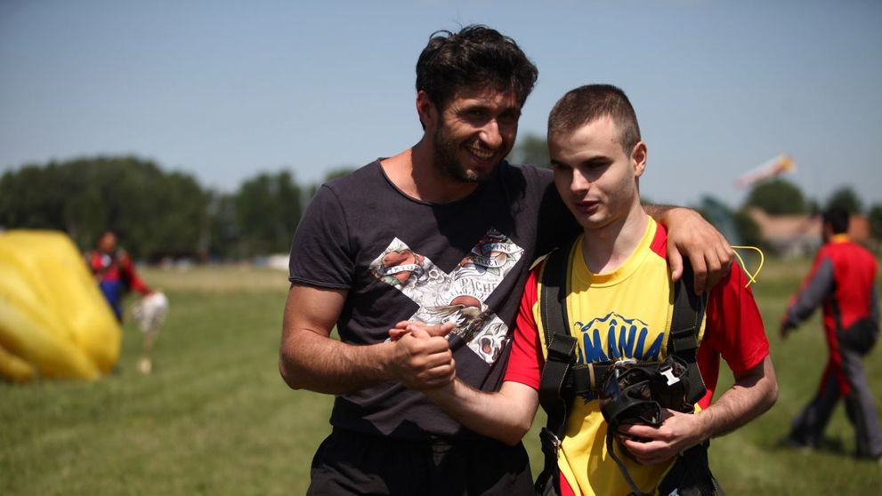 Familia Ilioaica a pasit aseara emotionata si cu lacrimi in ochi in noua locuinta!