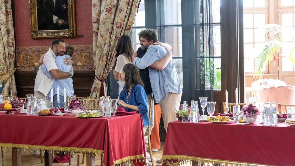 Reality-show-ul TRĂDĂTORII continuă astăzi și mâine, la PRO TV! Cei trei trădători au fost aleși și au comis prima crimă: „Credeam că o să mă pună pe gânduri, dar mă simt surprinzător de indiferent față de ei. Nu e nimeni prea important pentru mine încât să nu-l omor”