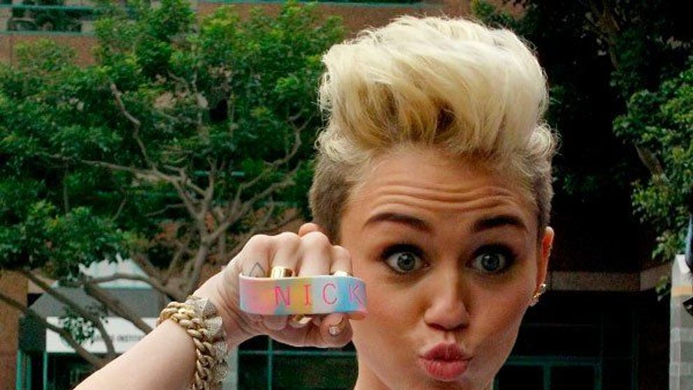 Stiai ca Miley Cyrus are atatea tatuaje? Ce si-a desenat recent cantareata, pe o parte a corpului ferita de ochii tuturor: FOTO