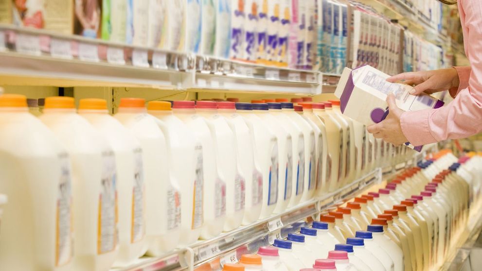 Laptele care costa 100 de lei un litru. Are calitati terapeutice si e plin de vitamine, insa multi il 