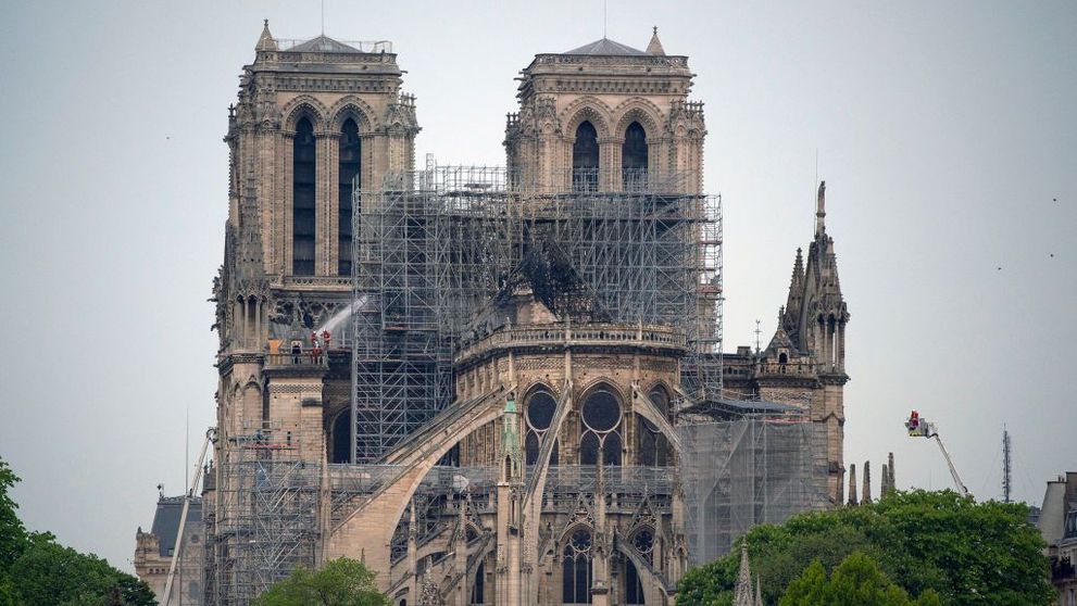 Semnficaţia incendiului de la Notre-Dame: un episcop vede un mesaj pentru Franţa, unii internauţi îl zăresc pe Iisus