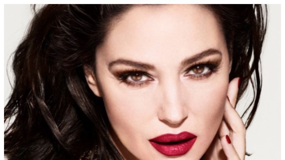 „Te rog, revino la culoarea naturală a părului tău”. Schimbarea de look a lui Monica Bellucci nu i-a bucurat deloc pe admiratorii ei