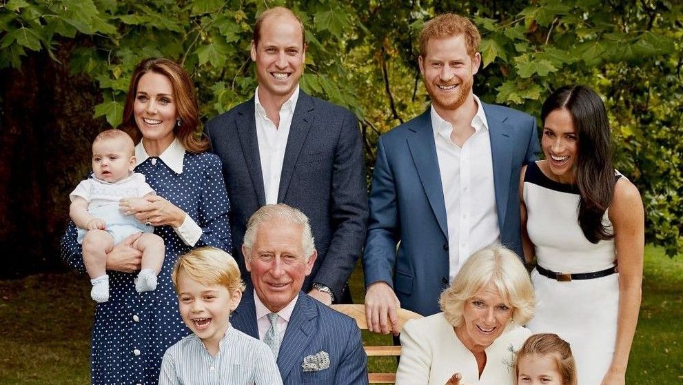 Ce nume ar putea primi primul copil al lui Meghan și al lui Harry. Prințul Charles dă din casă