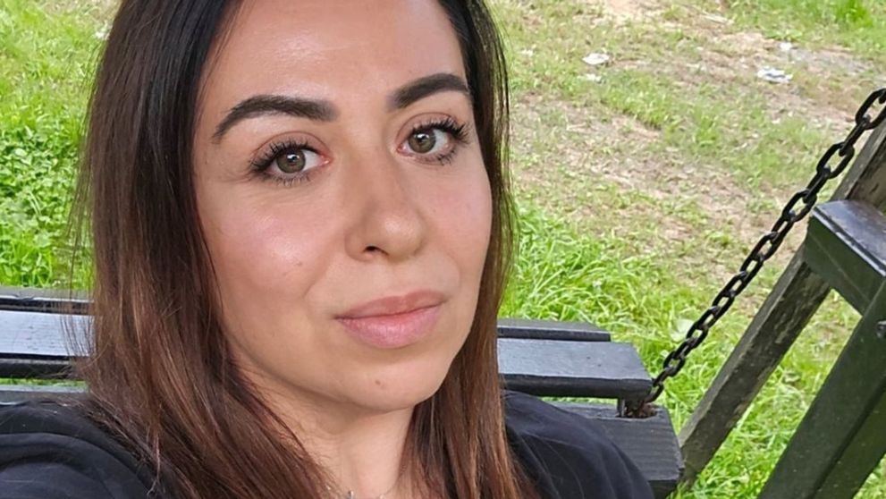 Oana Roman l-a executat silit pe Marius Elisei. Fiica lui Petre Roman a scos asul din mânecă, pentru a-i face dreptate fiicei sale: „S-a întâmplat obligat”
