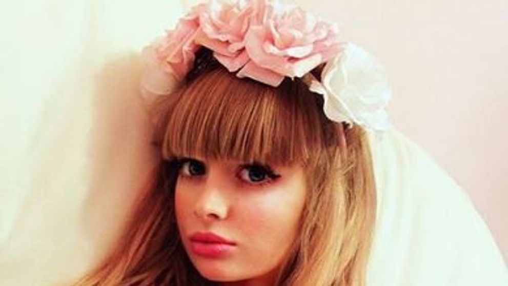 Mai multe femei si-au dorit sa devina copia papusii Barbie, insa ea reuseste cel mai bine. Care este insa povestea ei reala 