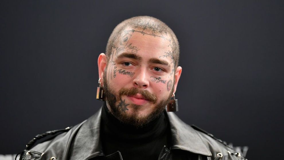 Un zâmbet de 1,6 milioane de dolari. Cum arată Post Malone după ce și-a pus dinți de diamant