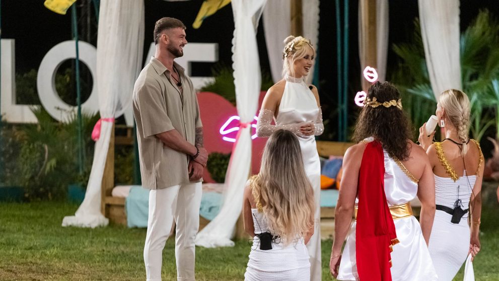 Love Island, 11 octombrie. Alina Ceușan a făcut anunțul! Kiprianos este cel mai nou concurent