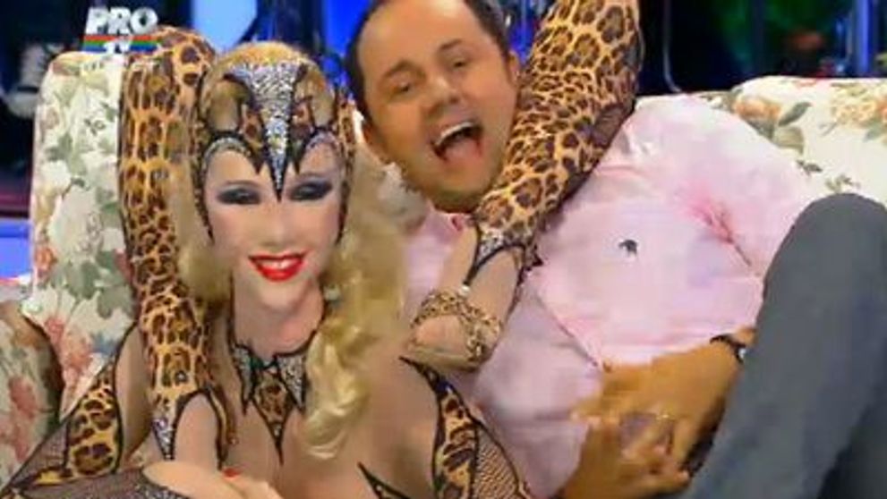Zlata, cea mai flexibila femeie din lume l-a cucerit pe Maruta. VIDEO