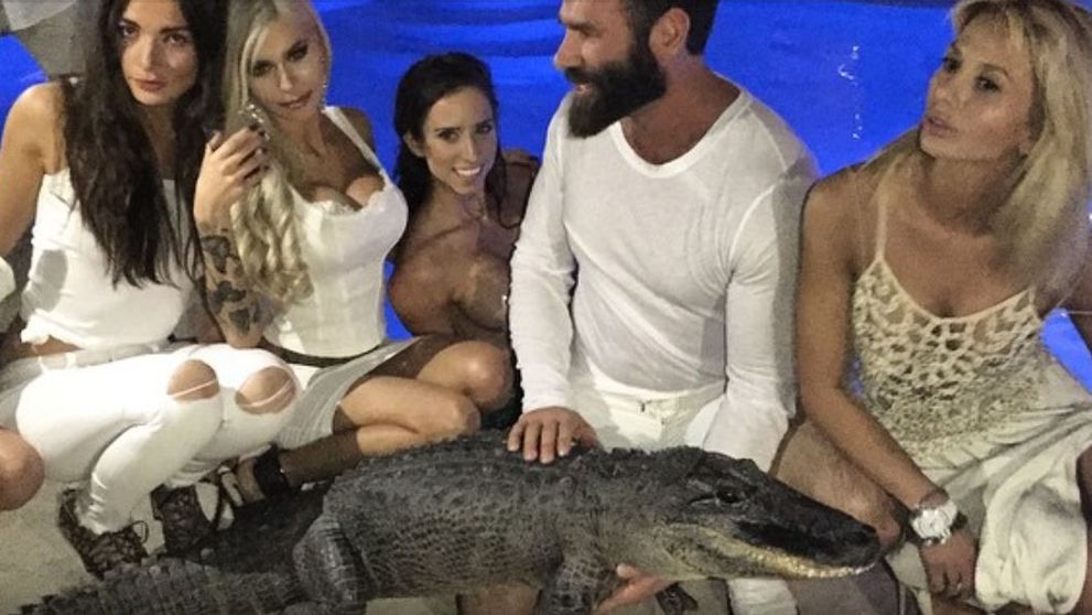 Dezvăluirile unui model. Ce se întâmplă, în realitate, la petrecerile playboy-ului Dan Bilzerian