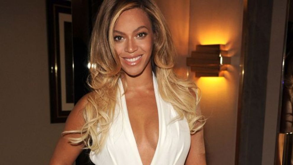 Ele sunt vedetele care colaboreaza cu parintii lor. Cum arata mamele lui Paris Hilton, Beyonce si Evei Amurri