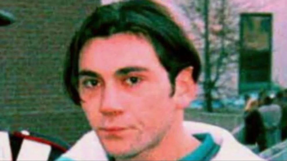 Un deținut care și-a ucis întreaga familie a evadat din închisoare. Bărbatul este căutat în toată Italia