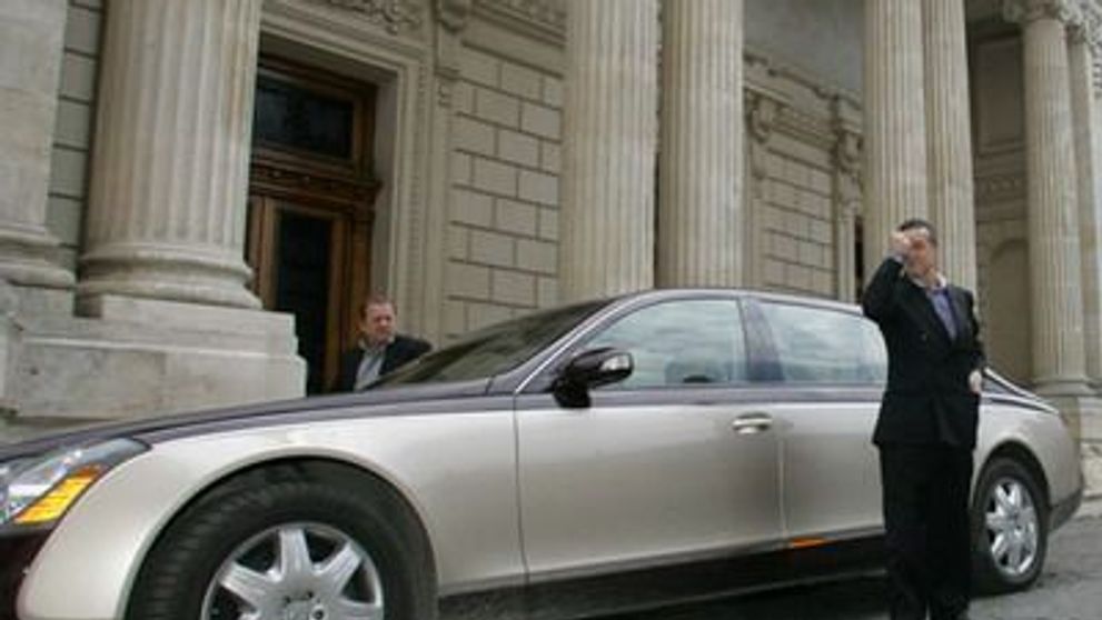 Gigi Becali vrea sa scape de Maybach! Afla cat cere Becali pe masina!