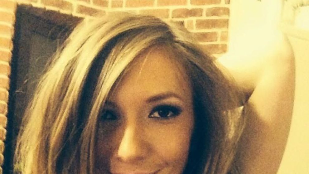 Adela Popescu, topless pe internet. Cea mai hot fotografie cu artista i-a incantat pe fani