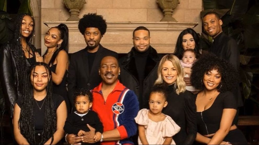 Are 10 copii cu cinci femei diferite, iar acum începe să aibă nepoți pe bandă rulantă. Eddie Murphy: „Plouă cu binecuvântări”