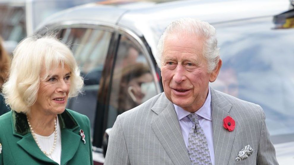 Regele Charles III și soția Camilla, atacați cu ouă în timpul unei vizite la York. Protestatarul a fost arestat