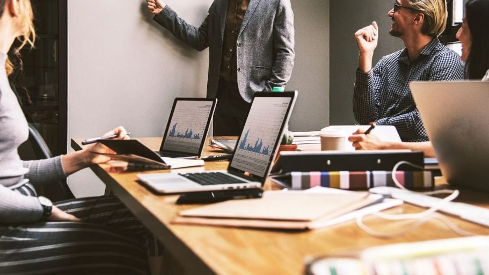 (P) 5 moduri de a stimula productivitatea la birou