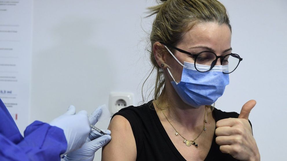La cât timp după ce se vaccinează, o persoană devine imună la COVID-19? Răspunsul specialiștilor