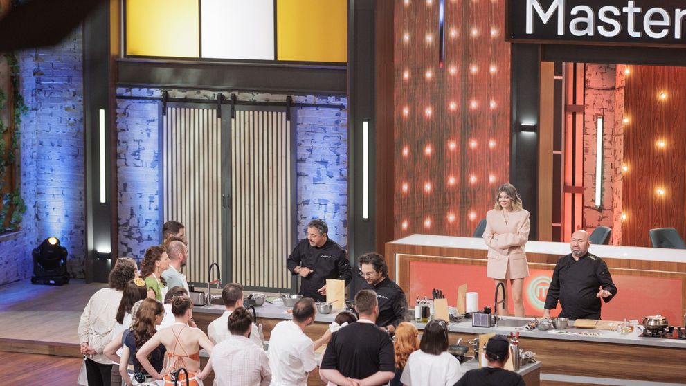 Chefii Sorin Bontea, Florin Dumitrescu și Cătălin Scărlătescu fac un adevărat spectacol de gust în această seară, la MasterChef!