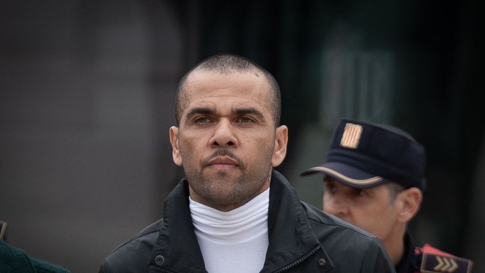 Primele imagini cu Dani Alves la ieșirea din închisoare. A plătit o cauțiune uriașă, după ce a fost condamnat pentru viol -VIDEO