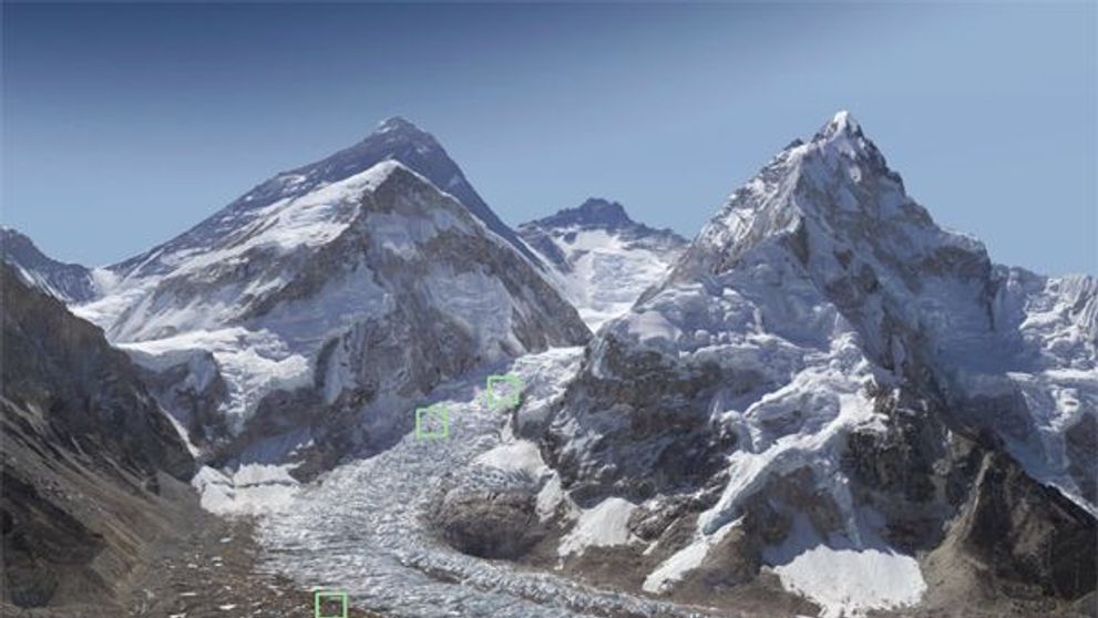 Cum ajungi pe Everest in cateva secunde: Imaginea de 2 miliarde de pixeli care te 