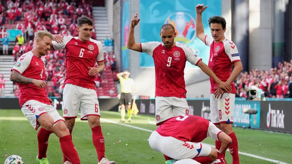 VIDEO Danezul Christian Eriksen s-a prăbușit pe teren în partida contra Finlandei de la EURO 2020