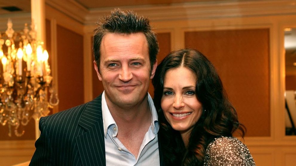 Courtney Cox, interviu emoționant la mai bine de jumătate de an de la moartea lui Matthew Perry: „Mă vizitează des, dacă credem în asta”