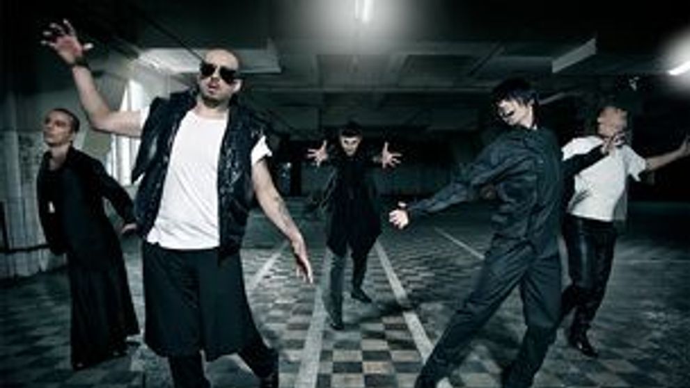 Primele imagini din cel mai nou videoclip Simplu, 'Dance for Money'