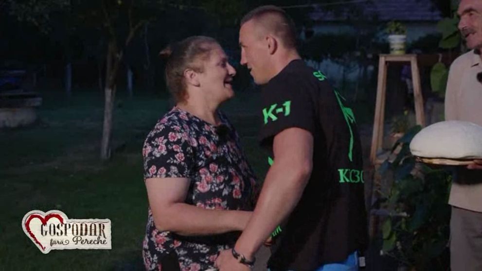 Bogdan a mers acasa la Maria sa ii cunoasca parintii